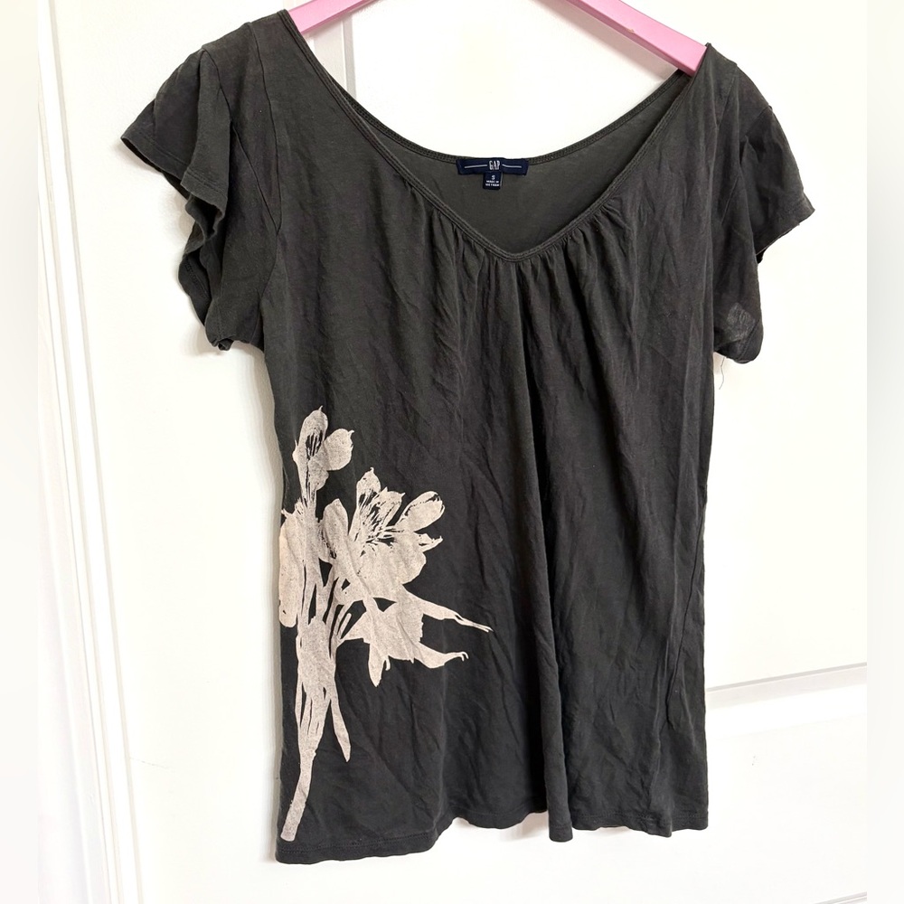 GAP Gray Graphic Tee